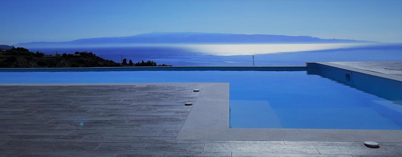 Villa Infinity ∞ Santa Teresa Di Riva Dış mekan fotoğraf
